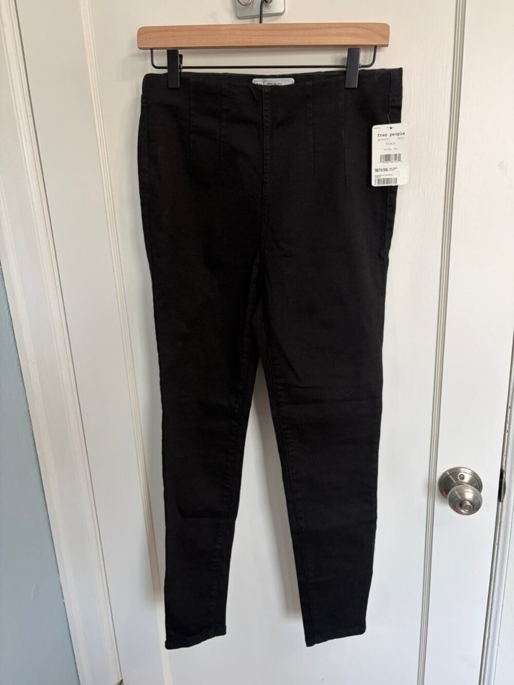 Free People Ultra High Rise Skinny Jean Black NWT Size 29 OB762937